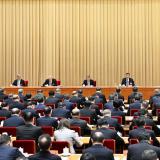 发展社区支持的居家养老，扩大普惠养老服务